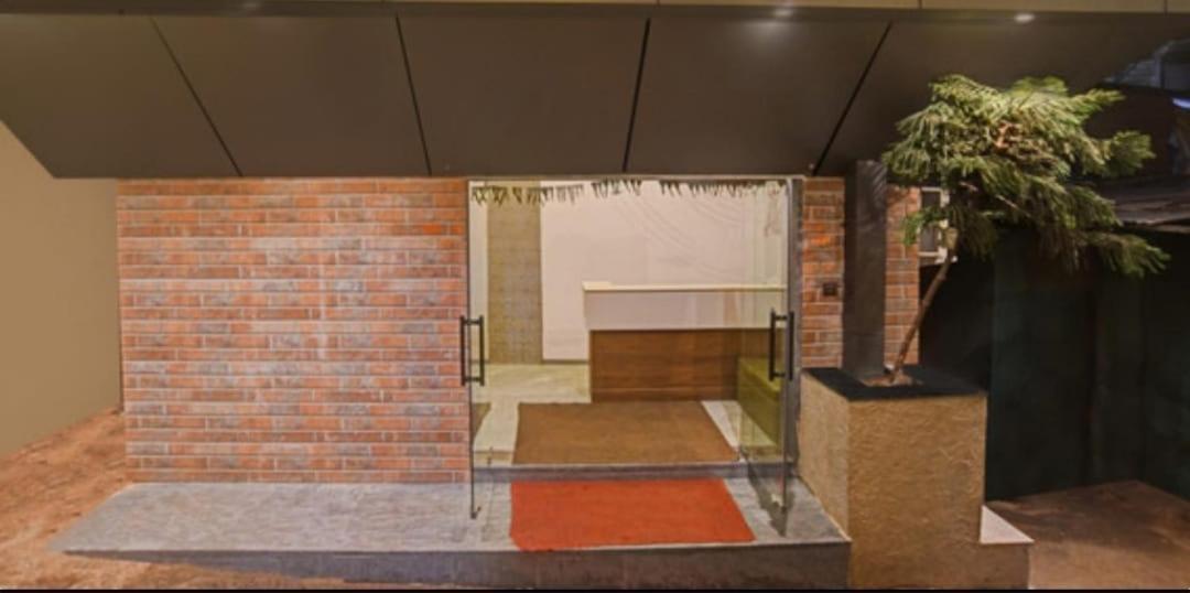 Hotel Abhilasha Inn Pachmarhī エクステリア 写真